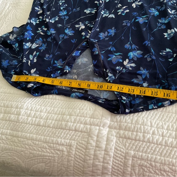 ROZ & ALI, Floral Navy Blue blouse, SIZE: L - Picture 7 of 12
